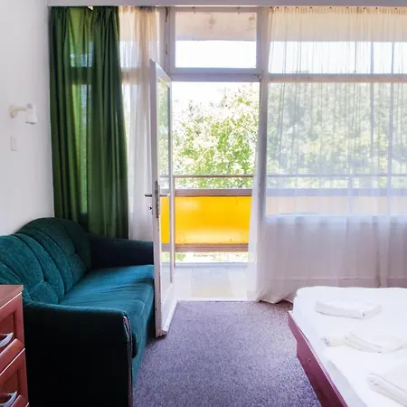 Ce Napfény Hotel