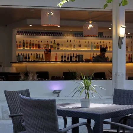 Ce Napfény Hotel
